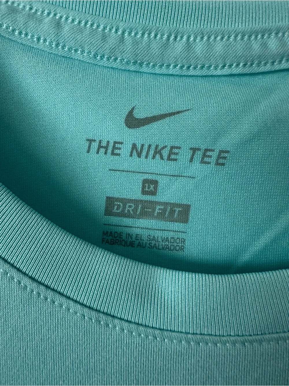 4 Nike woman’s Dri-FIT Short Sleeve Tee - Picture 10 of 16